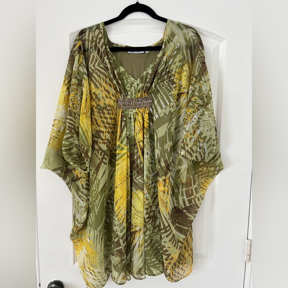 Jennifer Lopez multicolor dress.